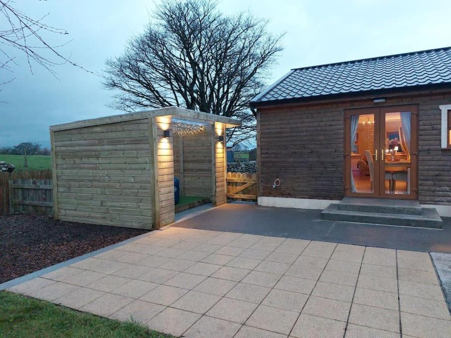 Luxurious Log Cabin With Lay-Z Spa Hot Tub Villa Ballina  Luaran gambar