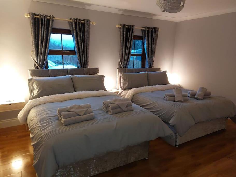 Luxurious Log Cabin With Lay-Z Spa Hot Tub Villa Ballina  Luaran gambar